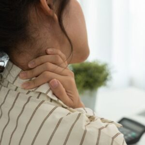 Por qué salen bolitas en el cuello por estrés